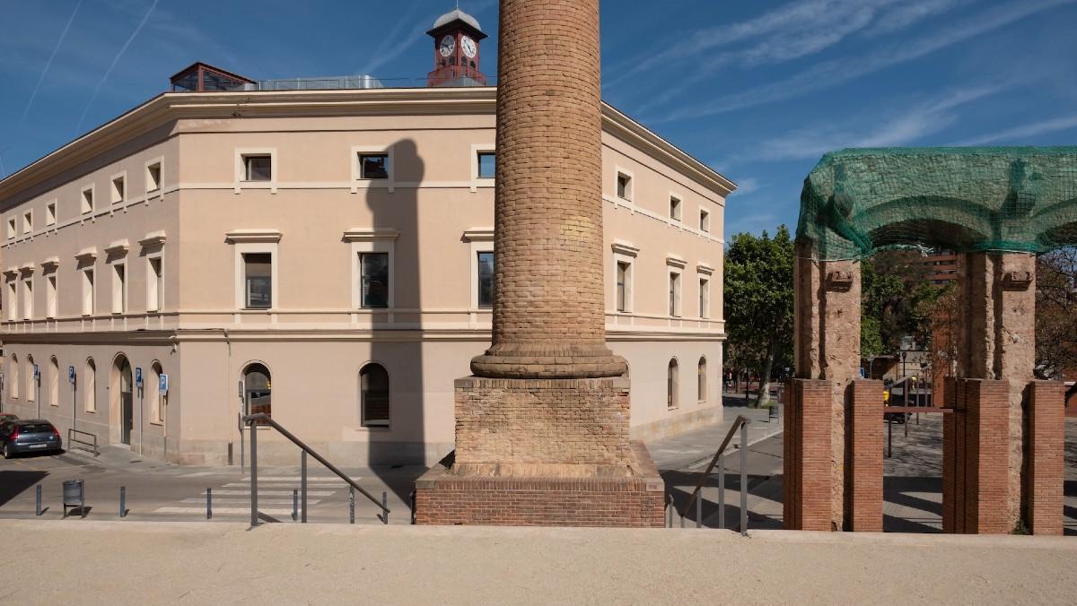 Parc del Clot. Los talleres, estación depósito de máquinas y escuela de aprendices de RENFE fueron construidos en la década de los 50 del XIX y cerraron en 1972.