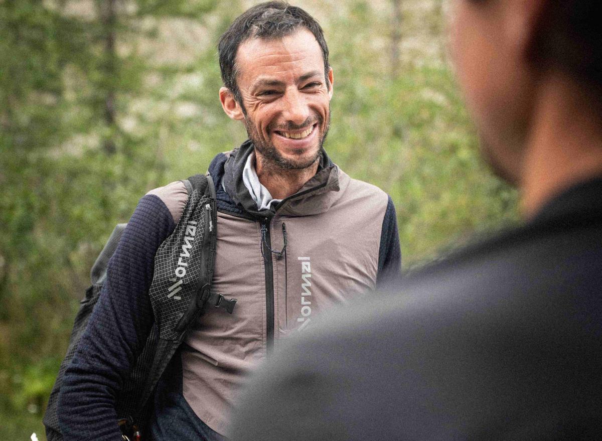 Kilian vistiendo su marca
