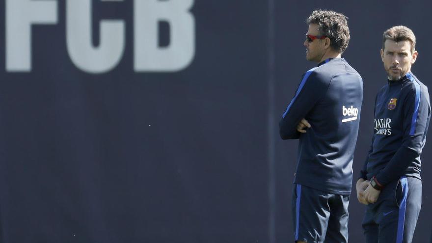 Unzué y Luis Enrique, en un entrenamiento del Barcelona.