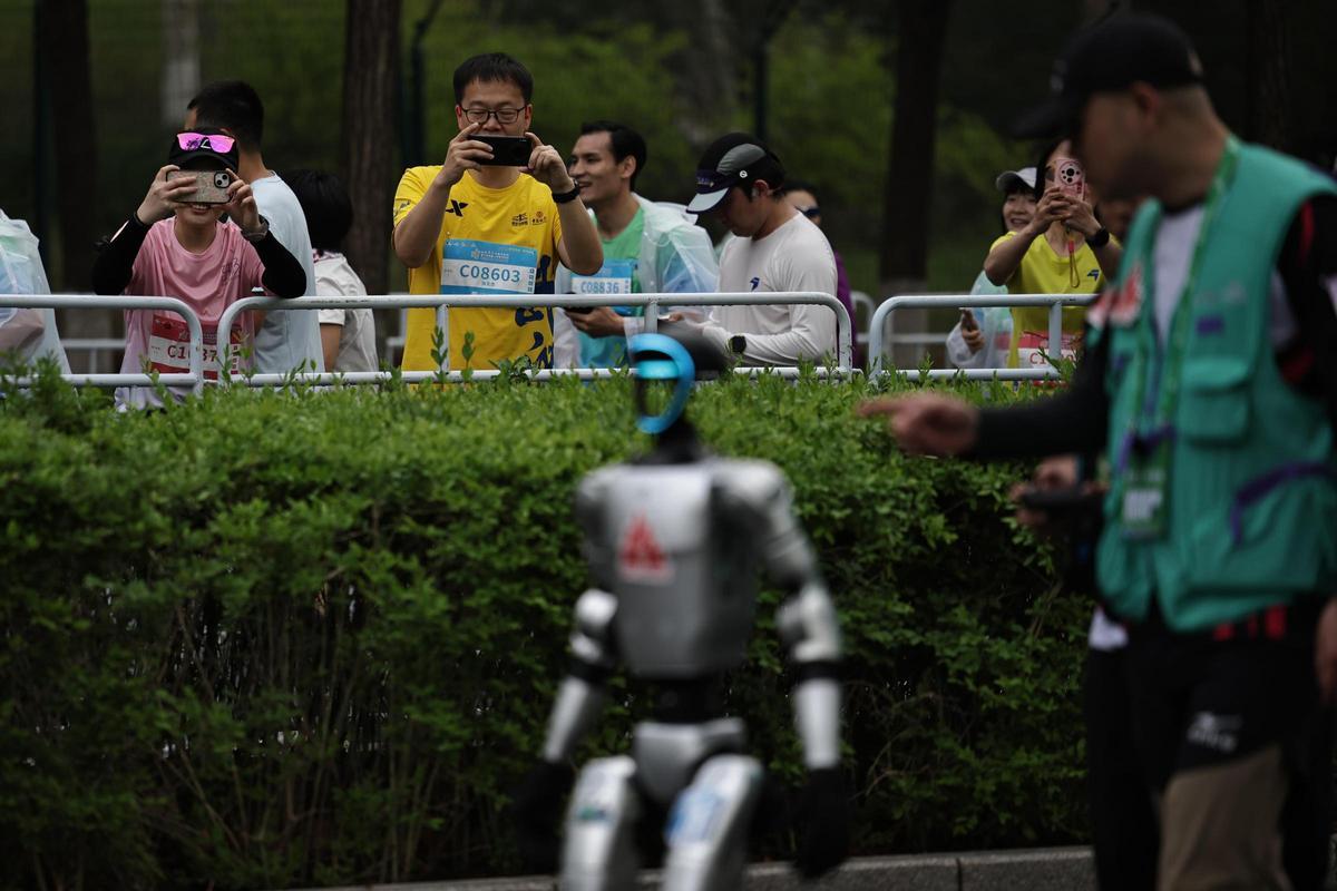 Primera Media Maratón para robots humanoides en Pekín