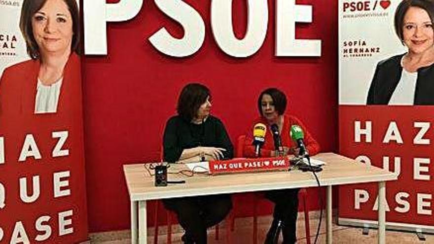 Patricia Abascal y Sofía Hernanz, ayer, en rueda de prensa en la sede del PSOE.