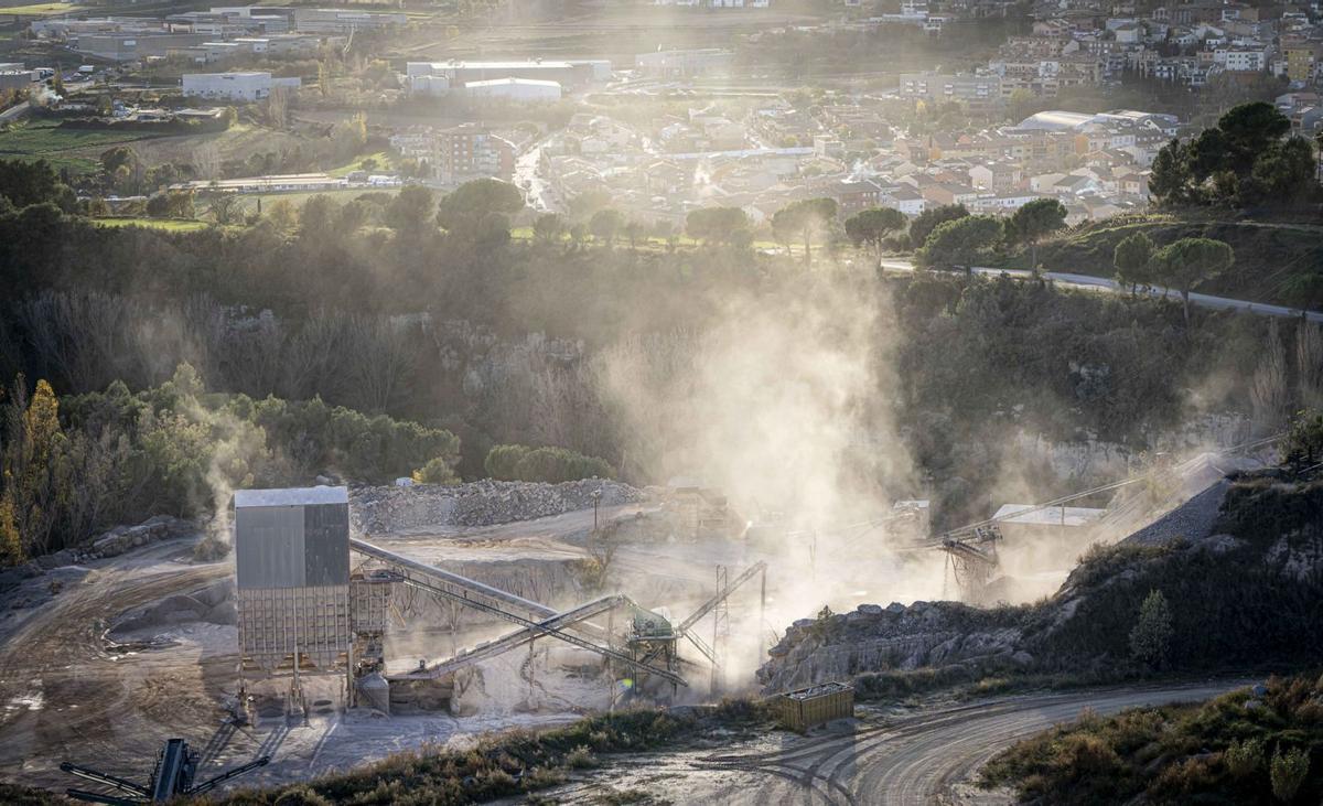 La Guàrdia Civil investiga si la trama de l’abocador de Seva va estafar Adif