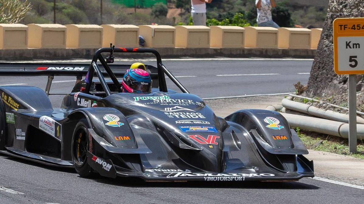 Christian Merli, a los mandos de su Osella PA 2000, subiendo la rampa de Santiago del Teide | | E.D.