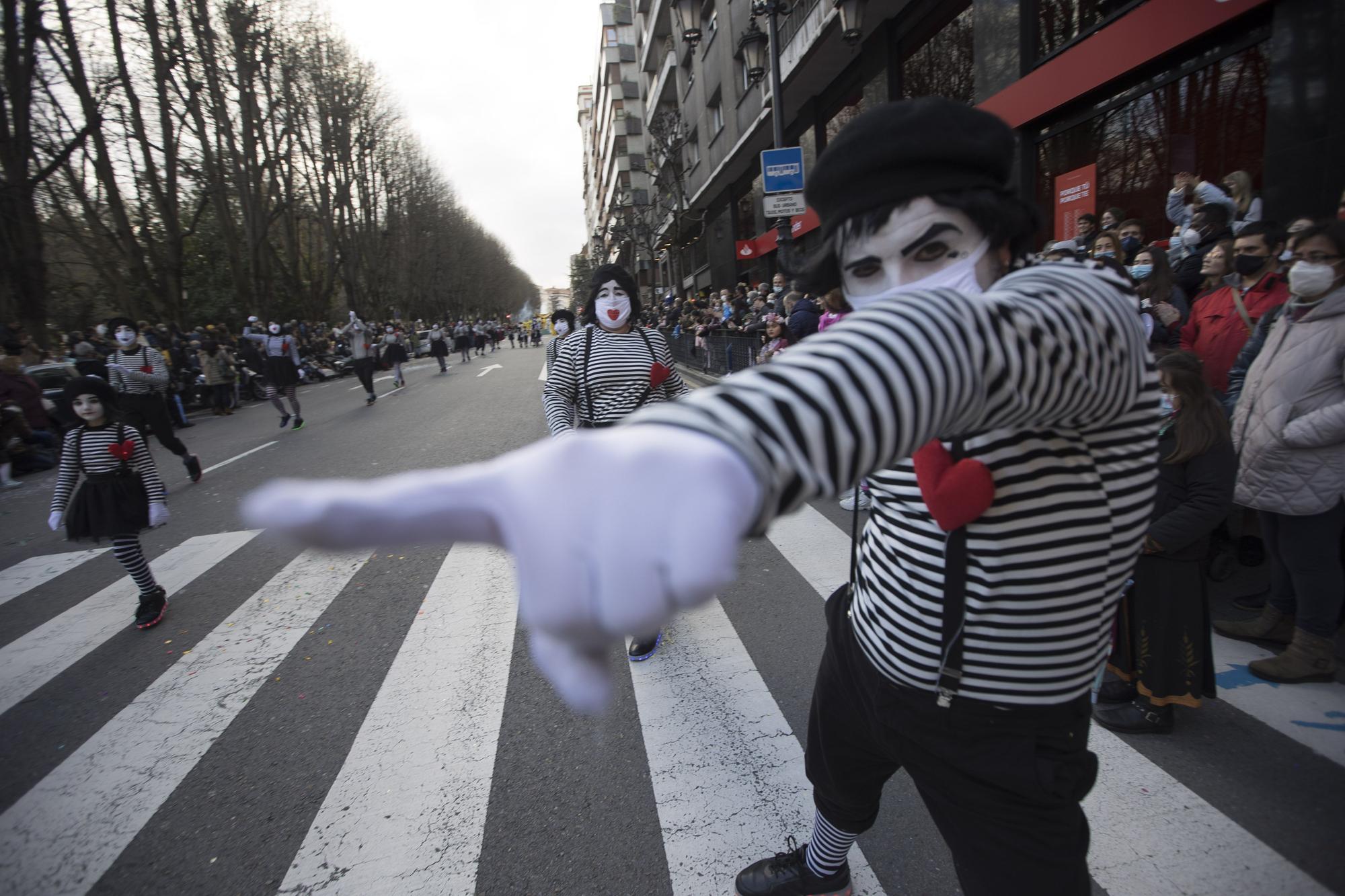 Galería de fotos: Así fue el gran desfile del carnaval en Oviedo