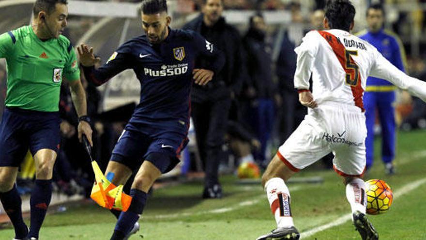 Ferreira y &quot;Chechu&quot; durante el partido en Vallecas