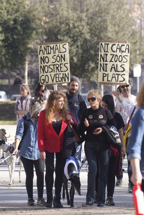 Concentració contra la caça a Girona