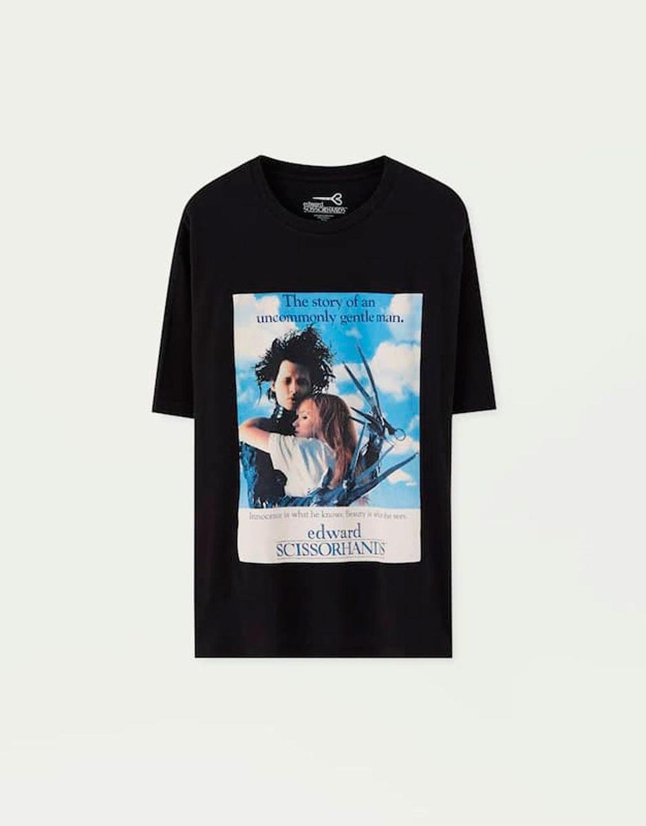 Camiseta de Eduardo Manostijeras de Pull&amp;Bear (precio: 15,99 euros)