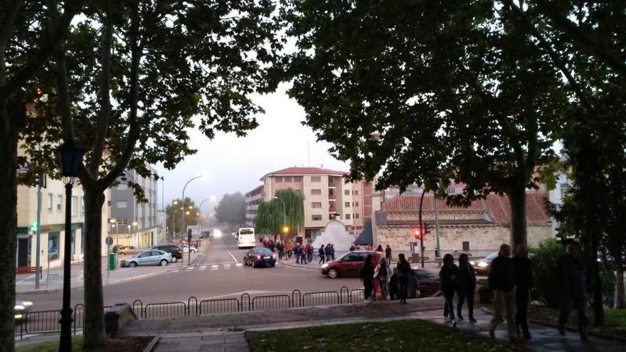 Turistas en el parque de San Martín.