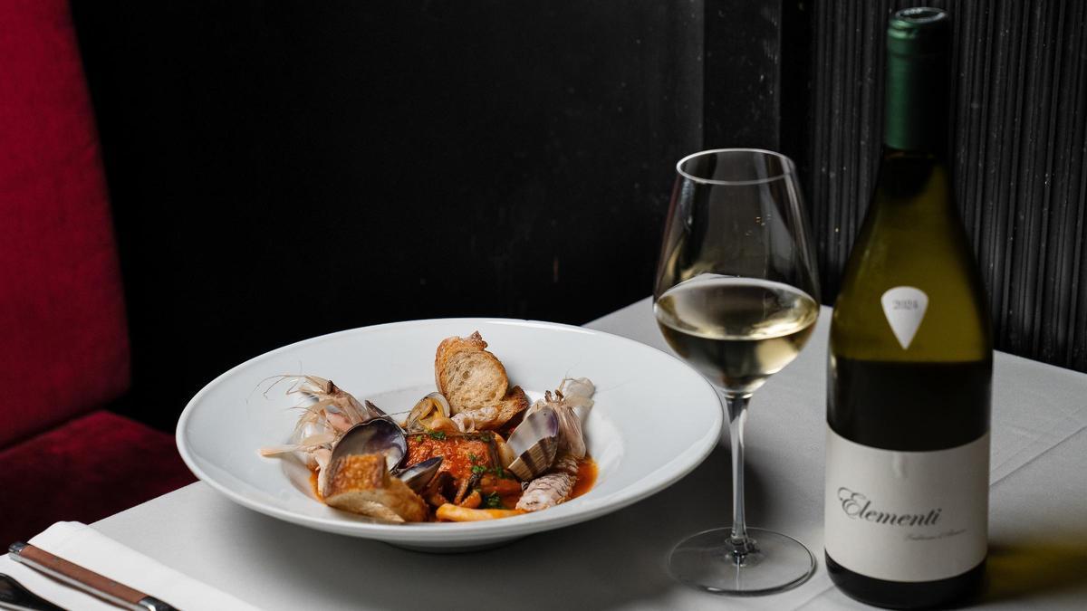 El 'brodetto vastese', una sopa de pescado típica de los Abruzos que sirve el restaurante Xemei durante 'Italia con Gusto'.