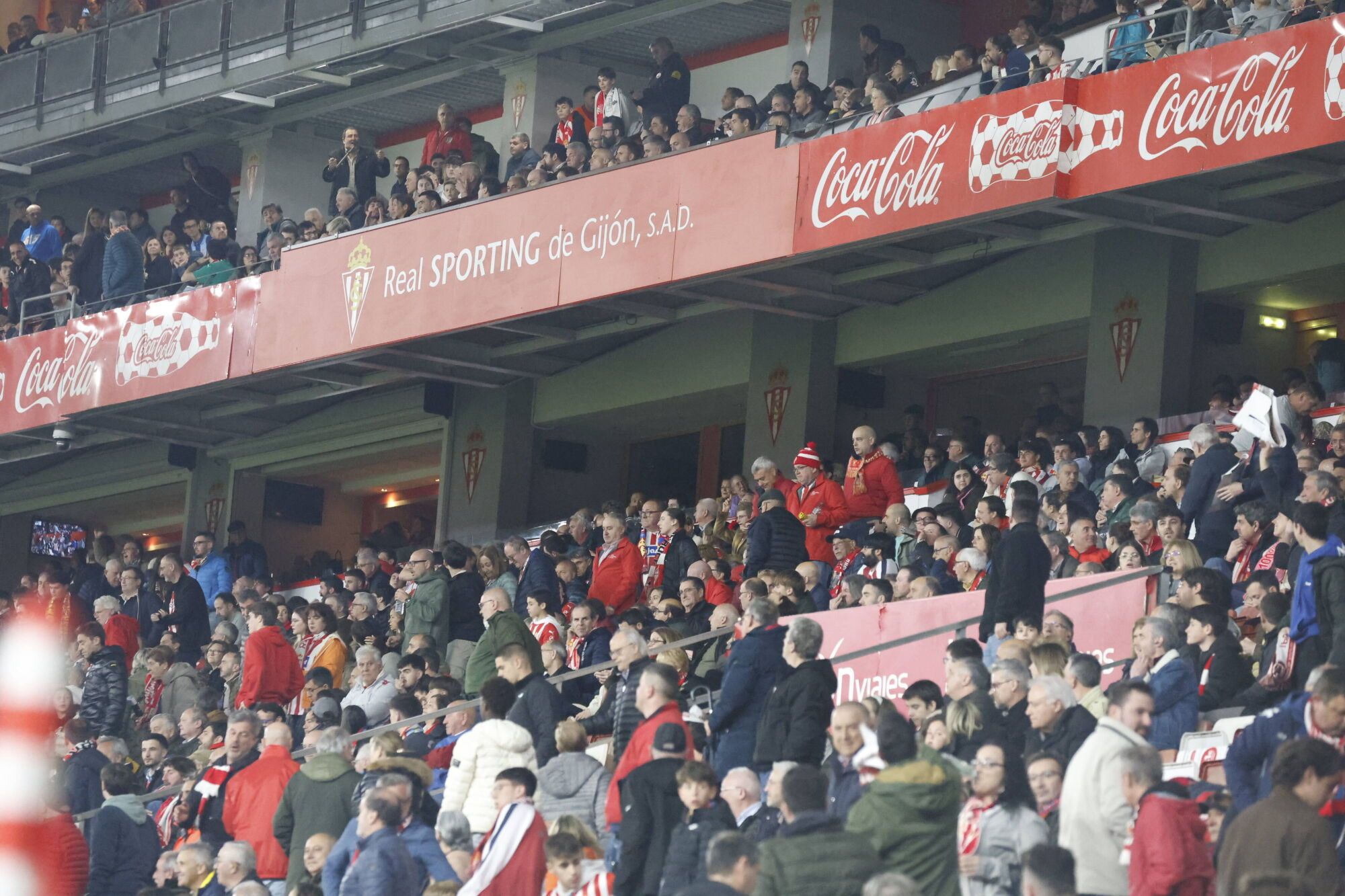 EN IMÁGENES: El Sporting - Tenerife disputado en El Molinón