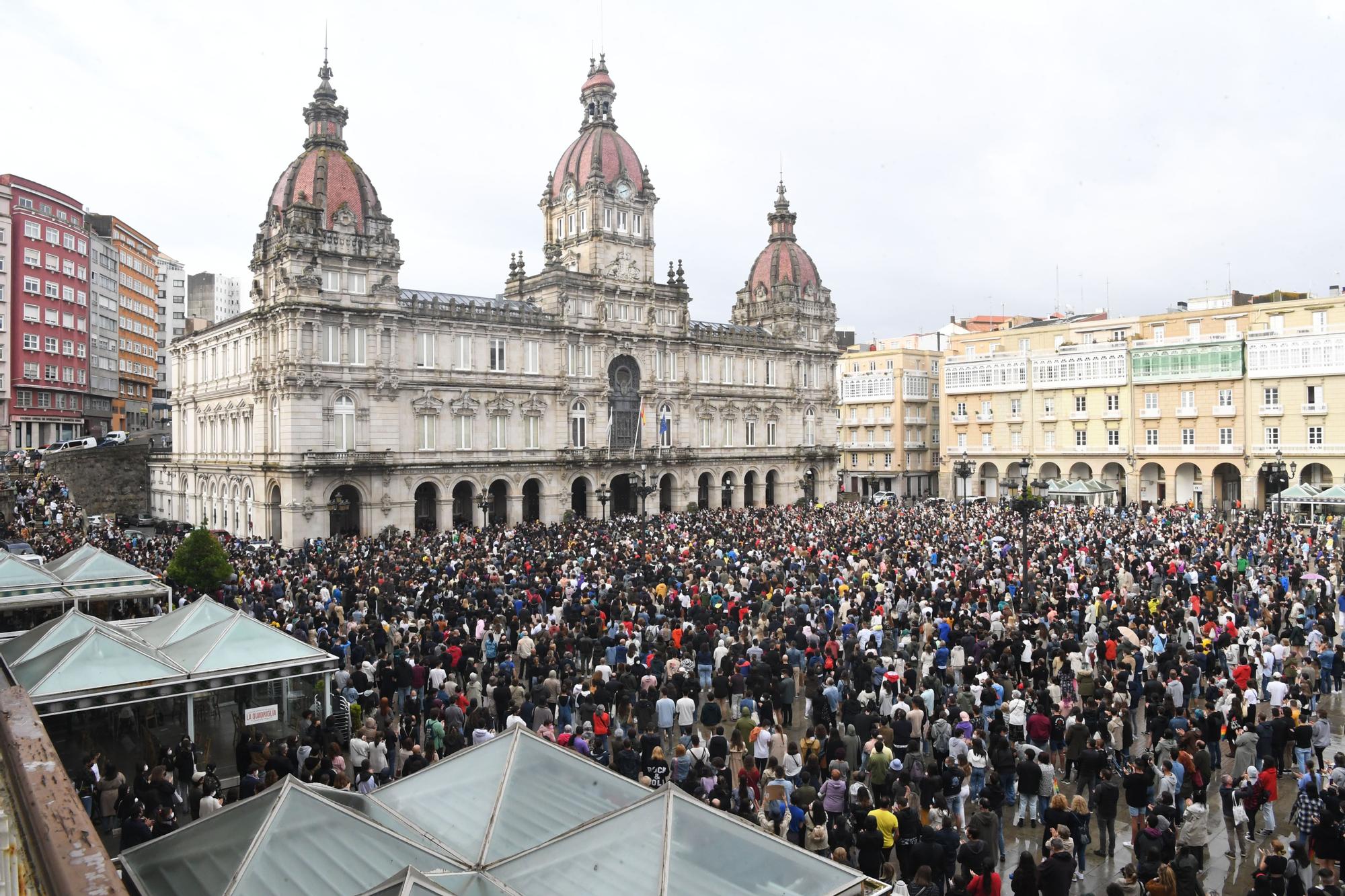 Concentración en María Pita para condenar el crimen del joven Manuel Luiz.