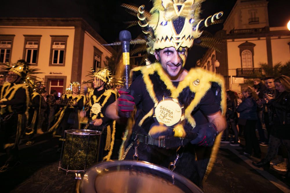 15.02.19. Las Palmas de Gran Canaria. Carnaval 2019. Pasacalle anunciador del Carnaval 2019. Foto Quique Curbelo  | 15/02/2019 | Fotógrafo: Quique Curbelo