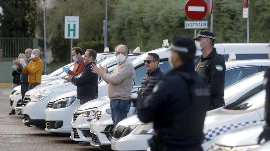 Políticos, artistas y profesionales se vuelcan con el taxi de Córdoba para superar la crisis del coronavirus