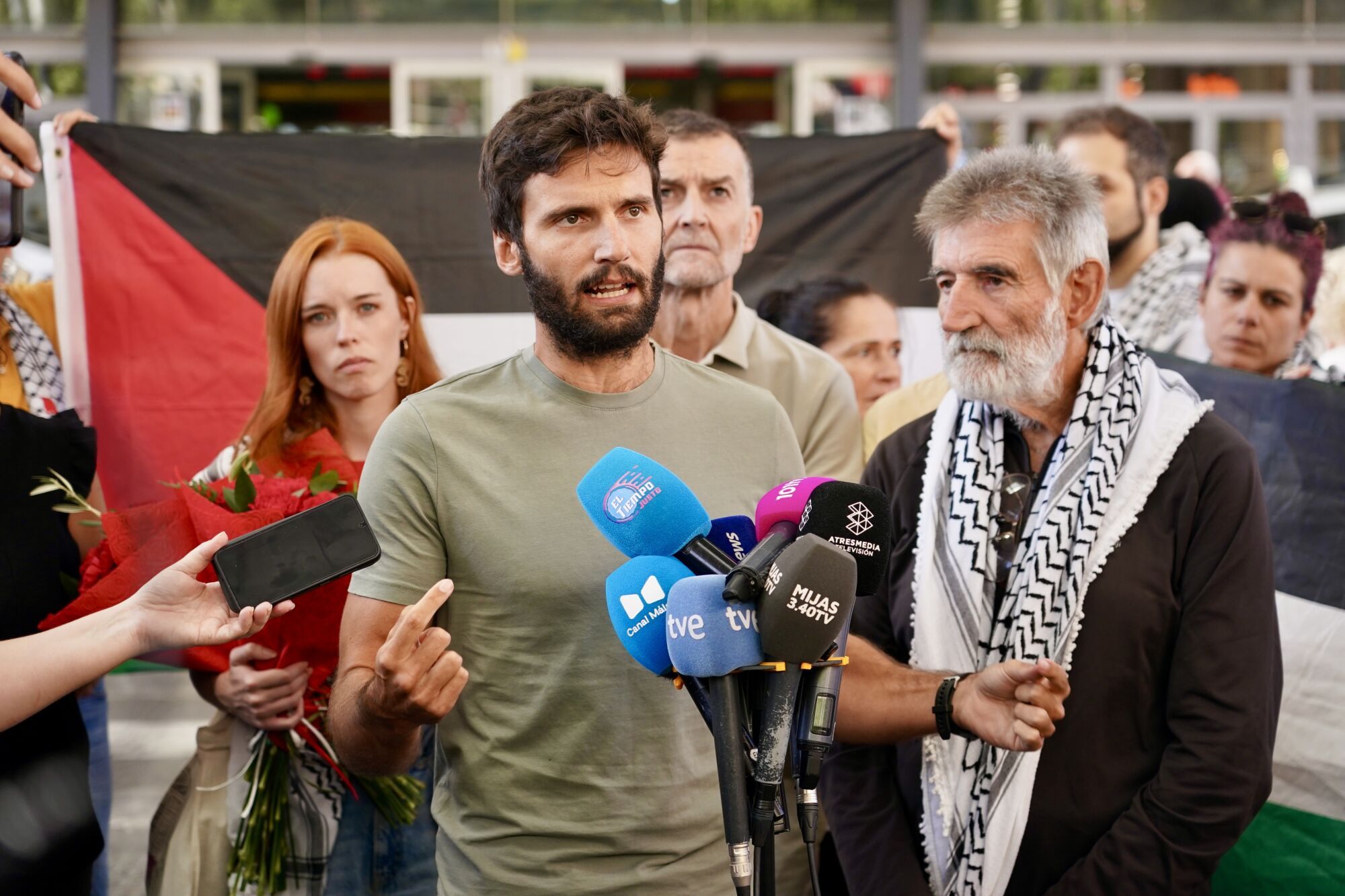 Los malagueños de la flotilla retenidos por Israel vuelven a casa