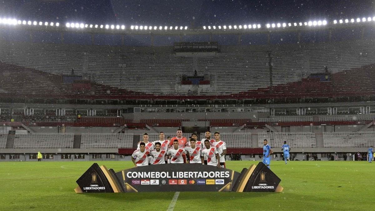 El River Plate posa en el MOnumental, vacío, el pasado 11 de marzo, antes del partido ante el Deportivo Binacional de la Copa Libertadores.