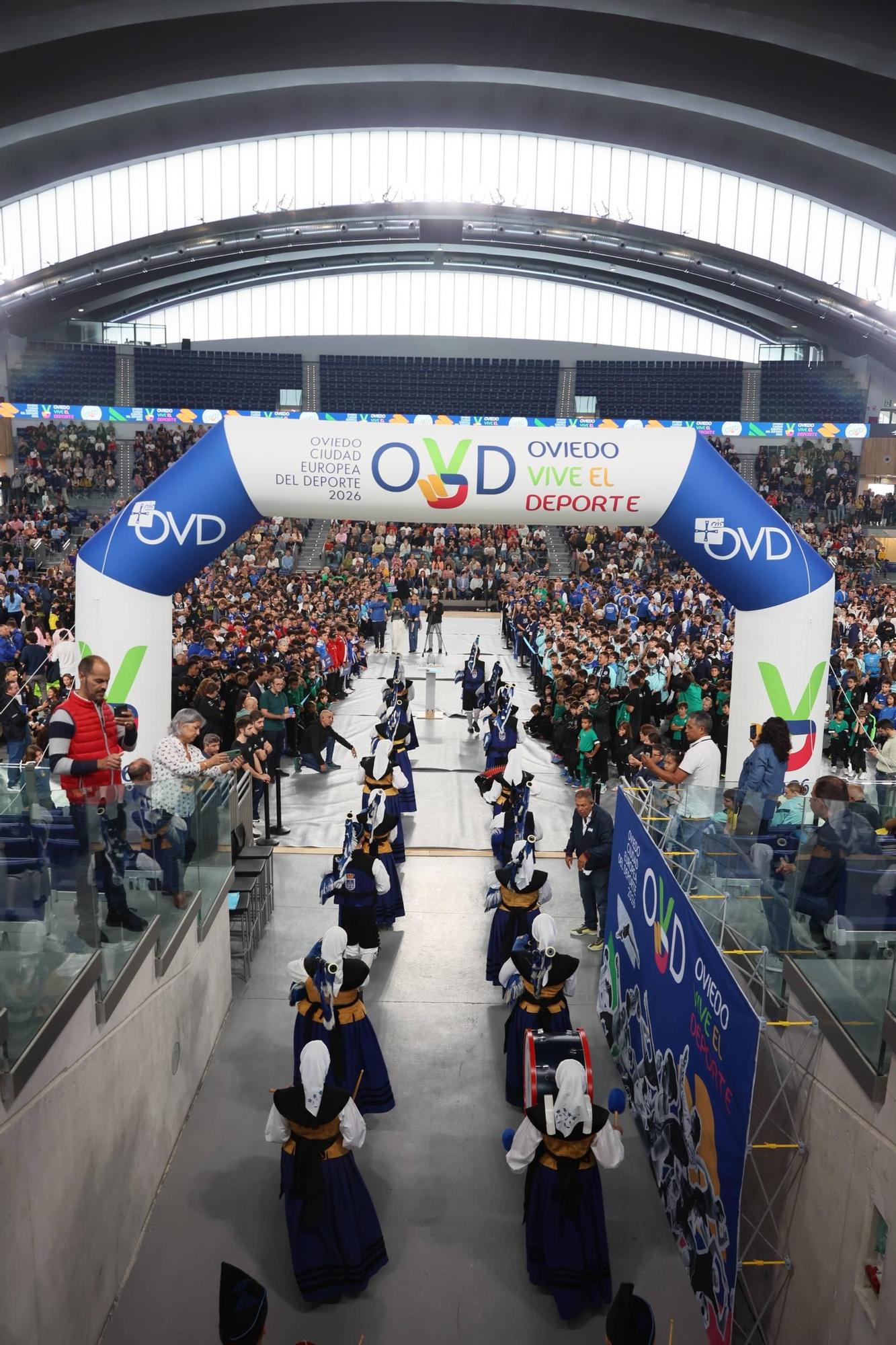 EN IMÁGENES: El encuentro de 50 clubs de Oviedo en el Palacio de los Deportes