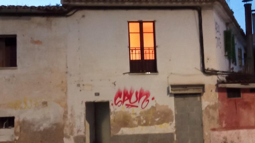 Vuelven a okupar una de las viviendas expropiadas de la calle Aragó