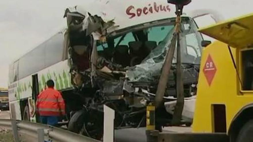 L&#039;accident entre l&#039;autobús i el camió es va produir a l&#039;A-4.