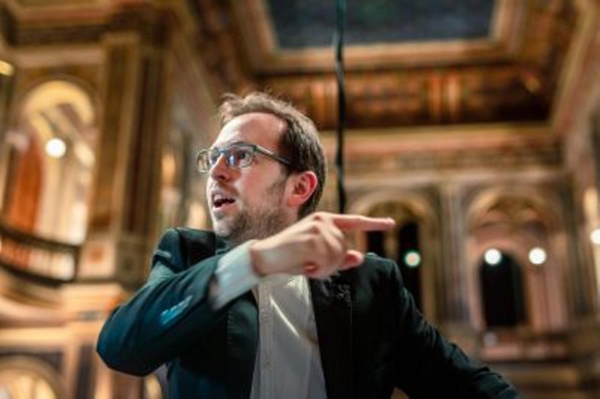 Francesc Gamon es el director del coro 'Ad Libitum' de l'Escola Coral de Quart.