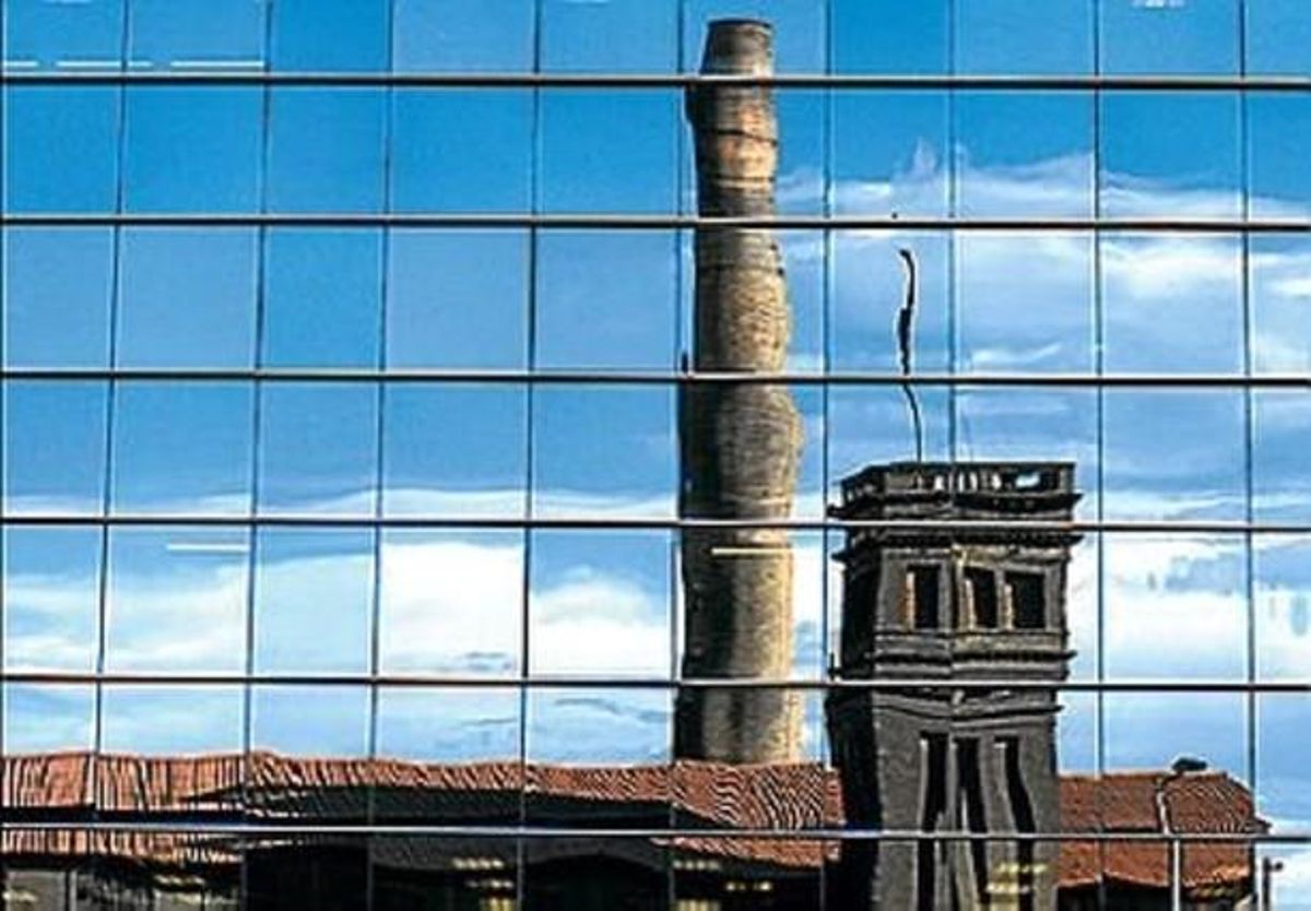 Testimonis del Sants fabril Un trio de xemeneies molt emblemàtic Fàbrica Serra-Balet El Vapor Vell Can Batlló Casaramona_MEDIA_3 Testimonis del Sants fabril Un trio de xemeneies molt emblemàtic Fàbrica Serra-Balet El Vapor Vell Can Batlló Casaramona_MEDIA_3