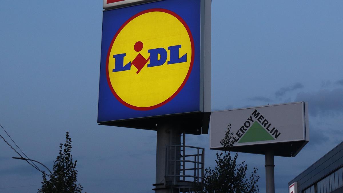 Mañana se esperan colas kilométricas en Lidl para conseguir los leggings de calle de color rosas más baratos: tiene bolsillo para el móvil