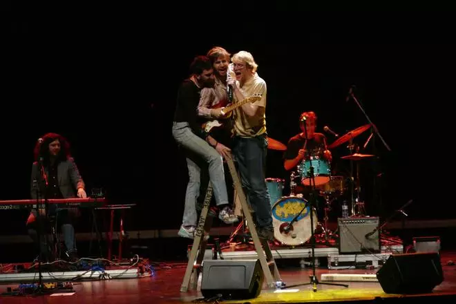 EN IMATGES | La Ludwig Band s’alça omplint el Teatre El Jardí