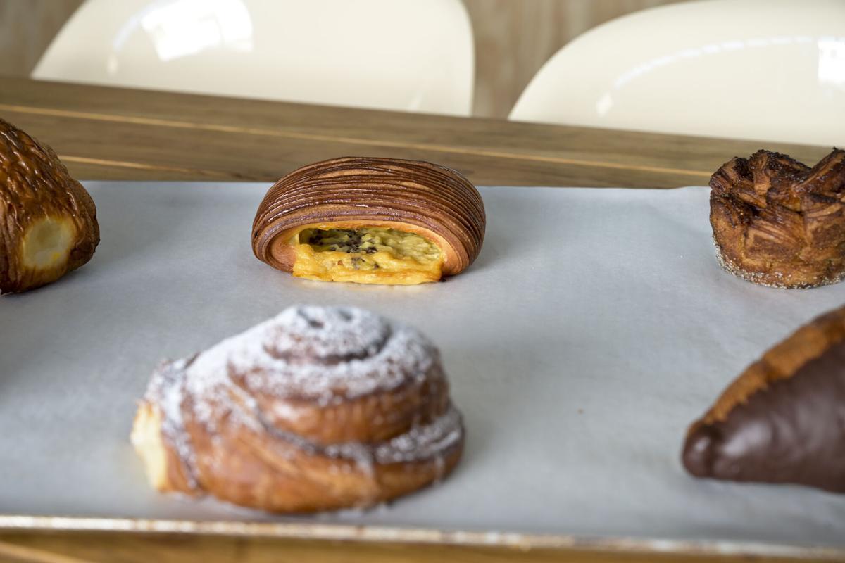 Algunas de las piezas de bollería de Amodo Bakery.