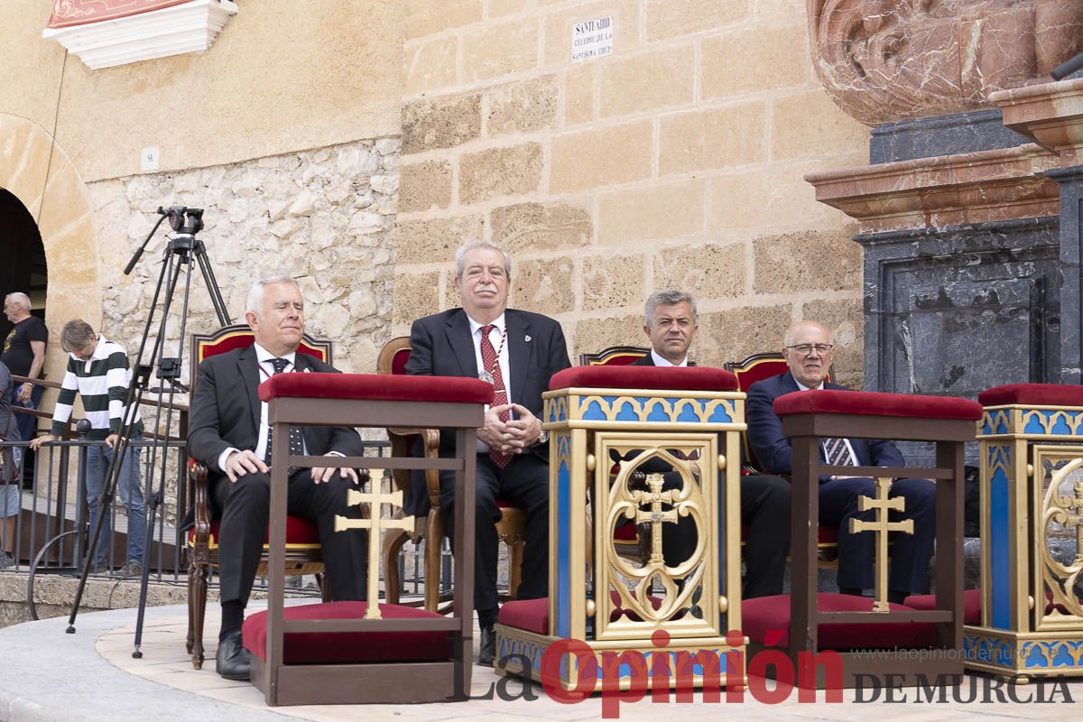 Fiestas de Caravaca | Imposición de cruces a los nuevos hermanos cofrades de la Vera Cruz