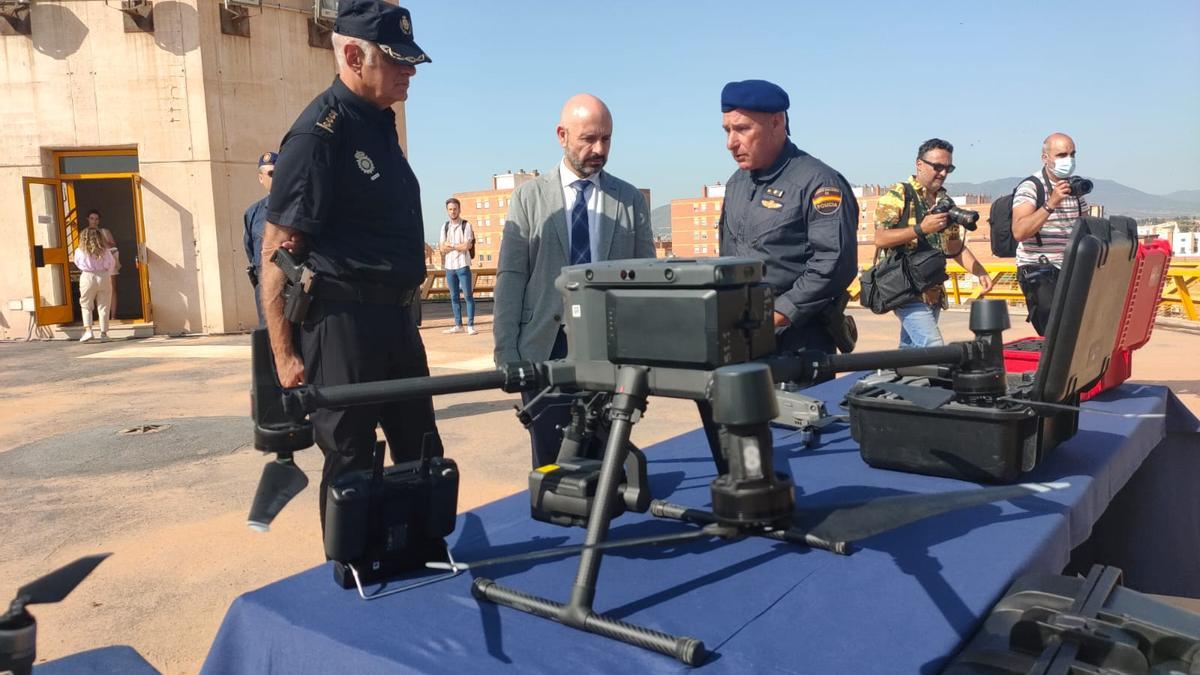 Un dron de vigilancia, en la presentación del operativo especial de verano de la Policía Nacional.