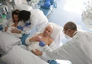 Lorena, madre de prematuras: «Tenemos una unidad de neonatología top; sienten a los bebés como propios»