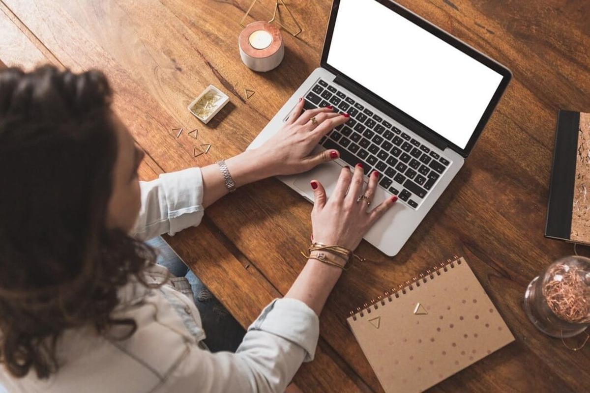 Los docentes ya pueden descargar el certificado de retenciones e ingresos actualizado para su declaración de la renta
