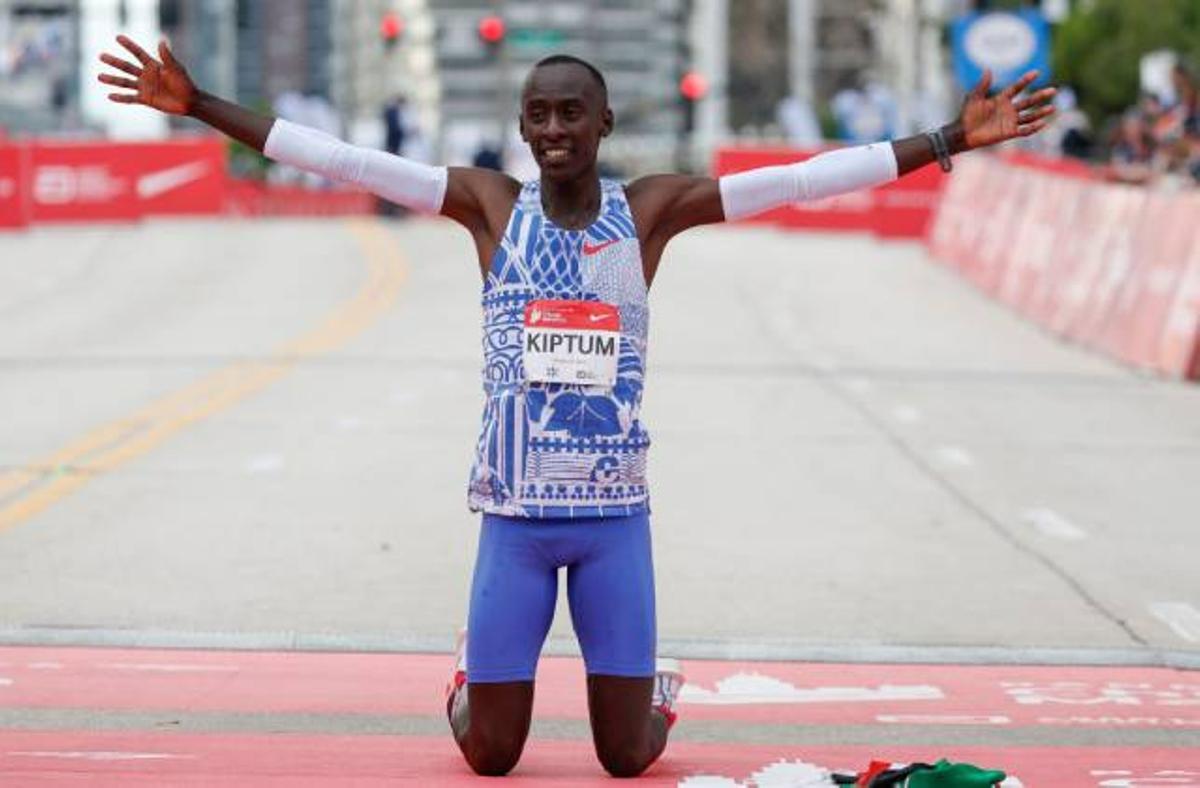 Kiptum celebra su Récord del Mundo en Chicago