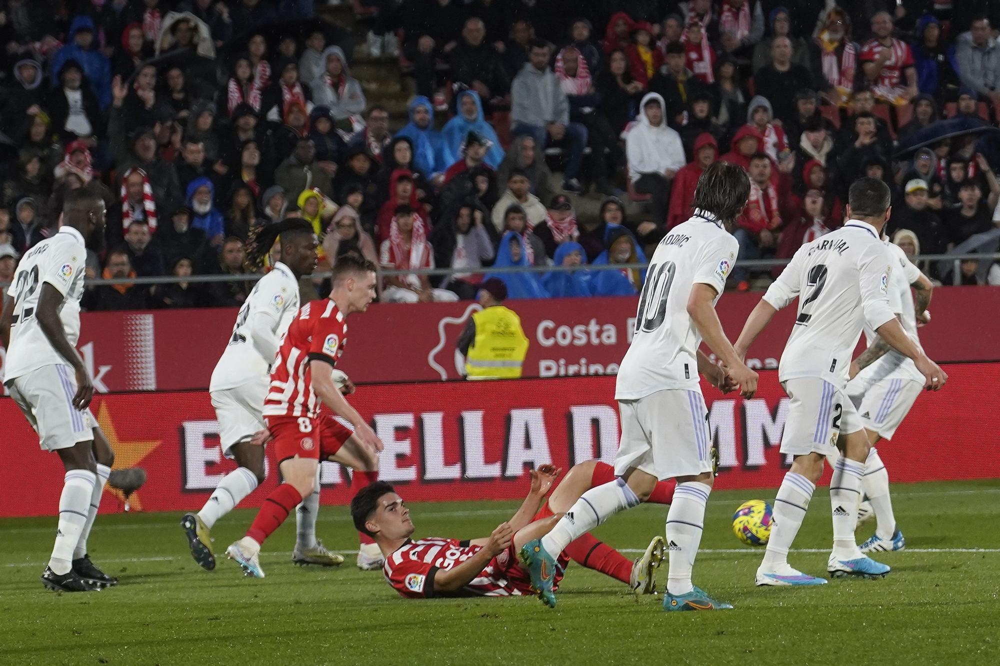 El Girona es cruspeix al Reial Madrid a Montilivi (4-2)