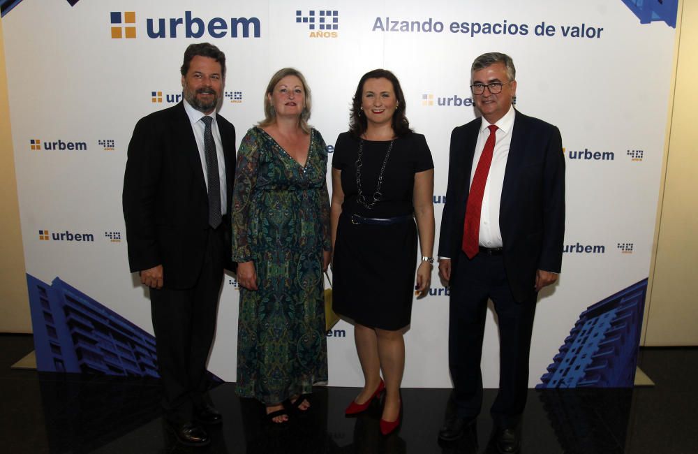 Algunos de los asistentes al 40º aniversario de Urbem.