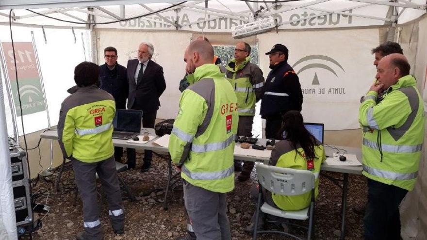 Un total de 44 personas participan hoy en la búsqueda del hombre desaparecido