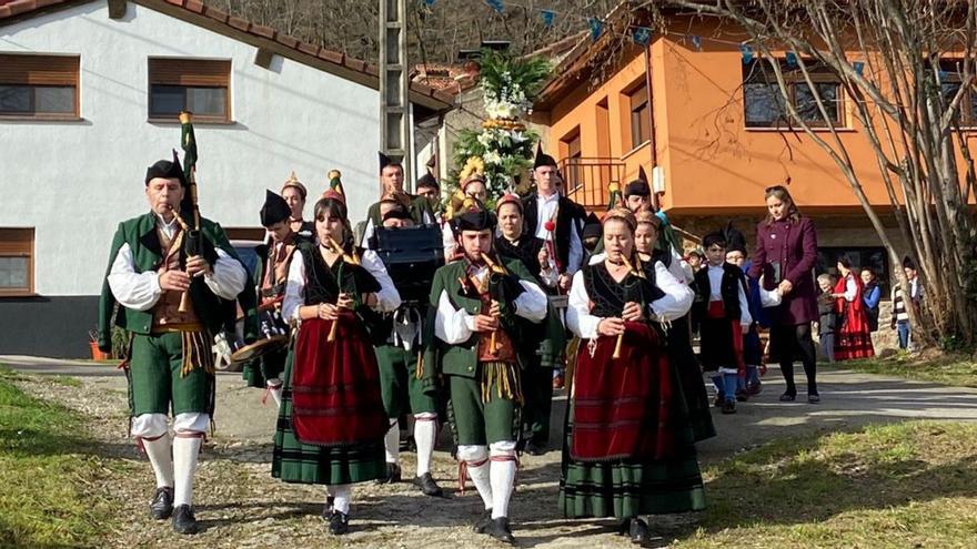 Inguanzo, en Cabrales, celebra San Antón