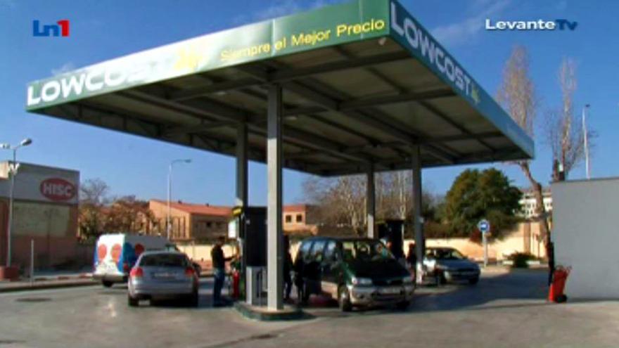 Las grandes petroleras compiten contra el 'low cost'