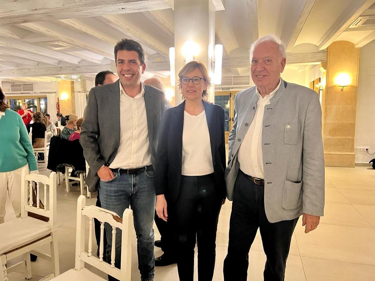 Carlos Mazón, Rosa Cardona y José Manuel García-Margallo, anoche, en Xàbia