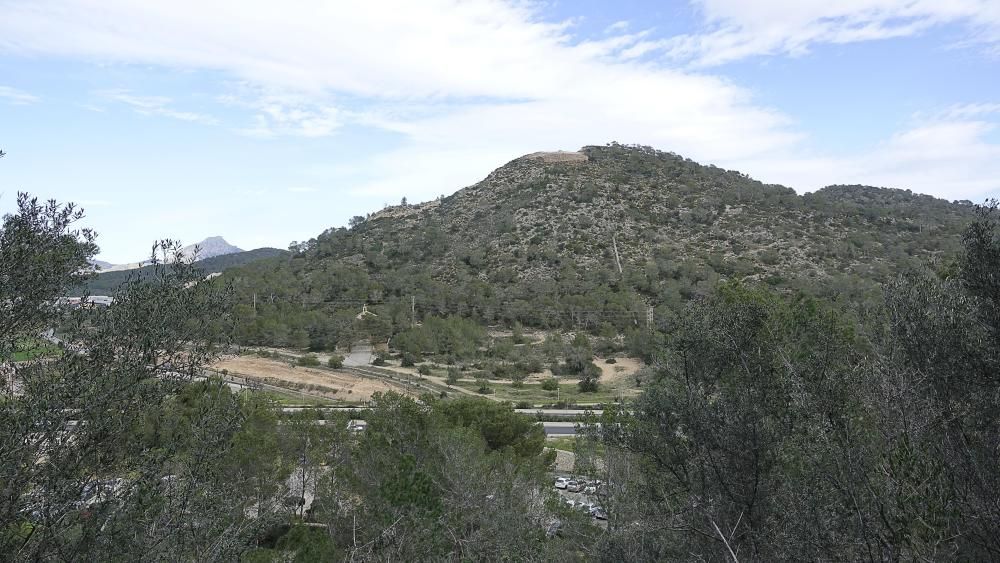 Denuncian que la actividad de la cantera de Calvià puede afectar a una ermita emblemática