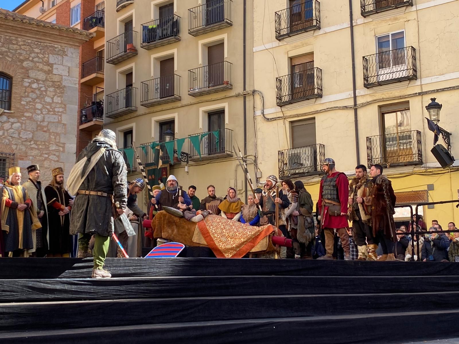 En imágenes | Teruel despide a Diego en una abarrotada plaza de la Catedral