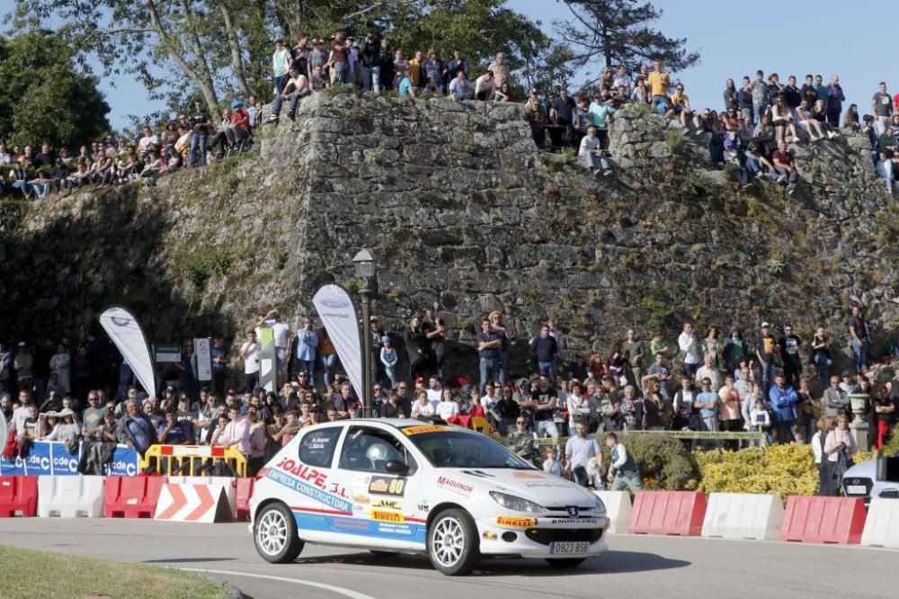 El olor a gasolina se apodera de O Castro con el Rallye Rías Baixas