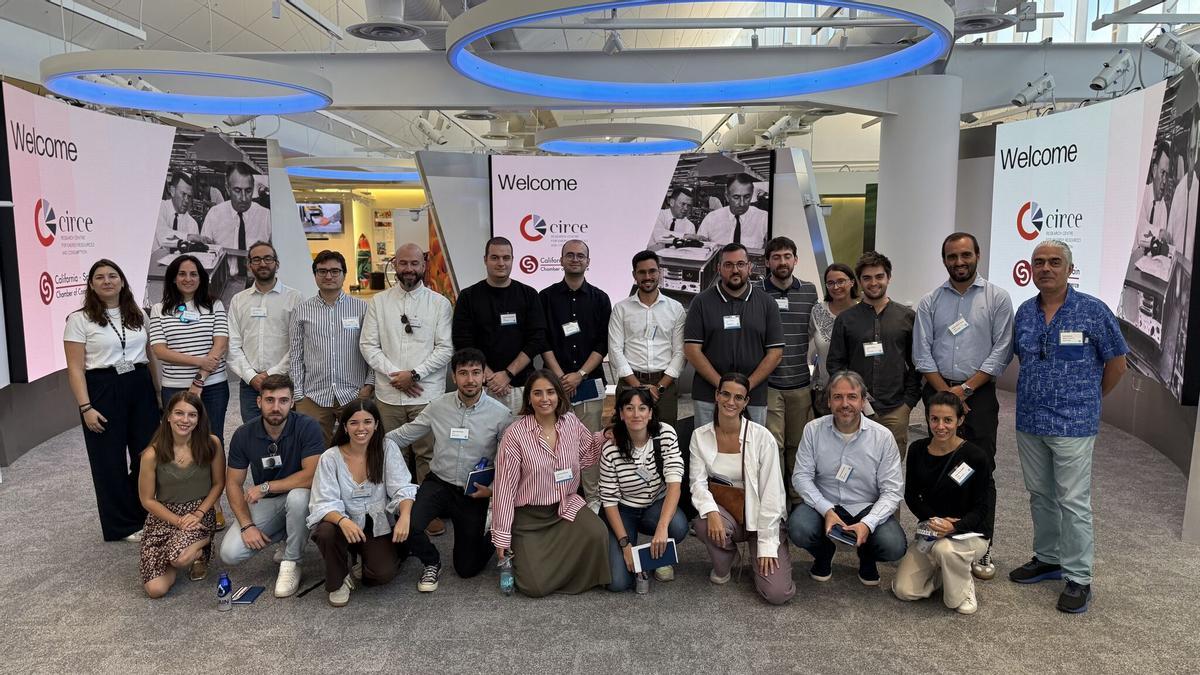 Foto de familia antes de la presentación de CIRCE en el Ai4.