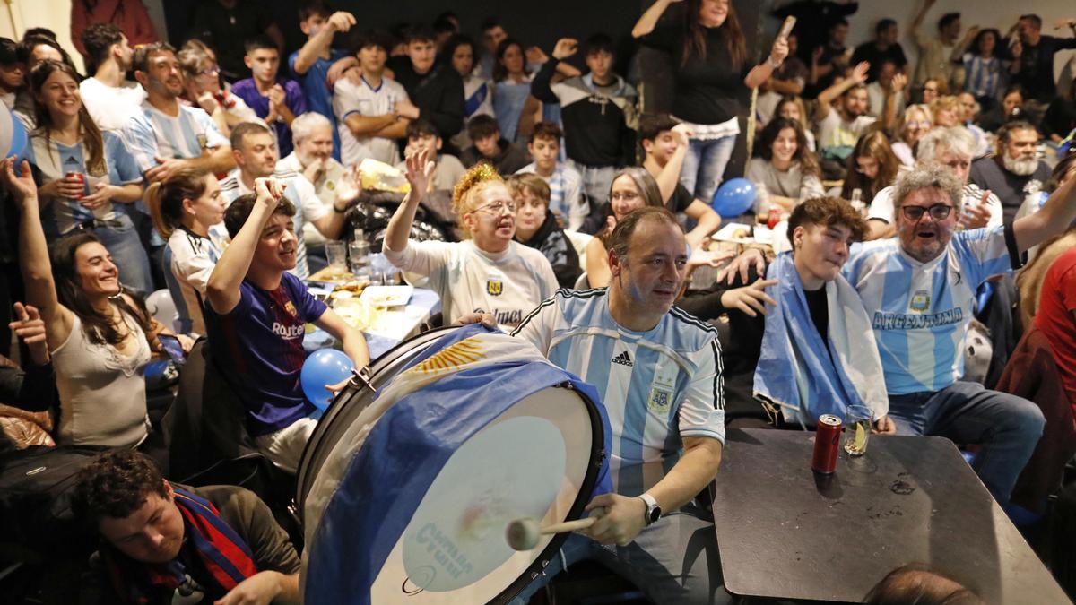 Les imatges de l'afició argentina celebrant el mundial a Girona