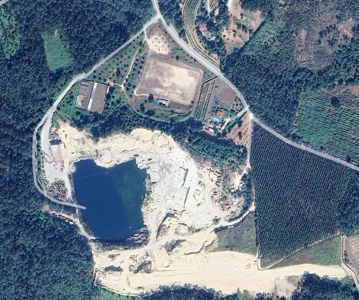 Vista aérea del terreno del aeródromo de Entenza, muy cercano a las parroquias tudenses de Baldráns y Caldelas.