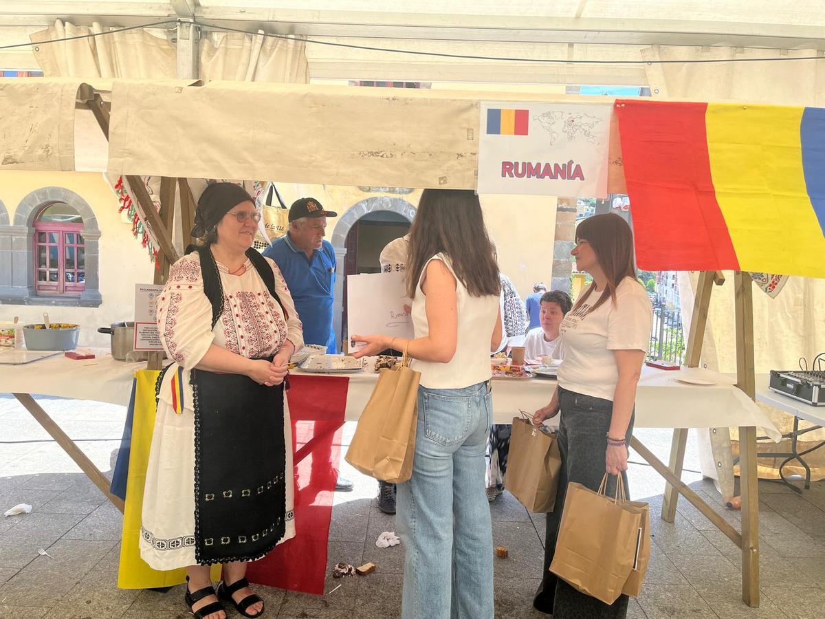 En imágenes: la jornada gastronómica y cultural "Saberes y sabores" triunfa en Cangas