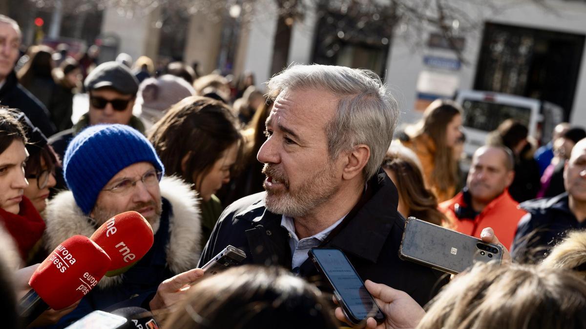 El presidente de Aragón, Jorge Azcón, en la atención a medios esta mañana.