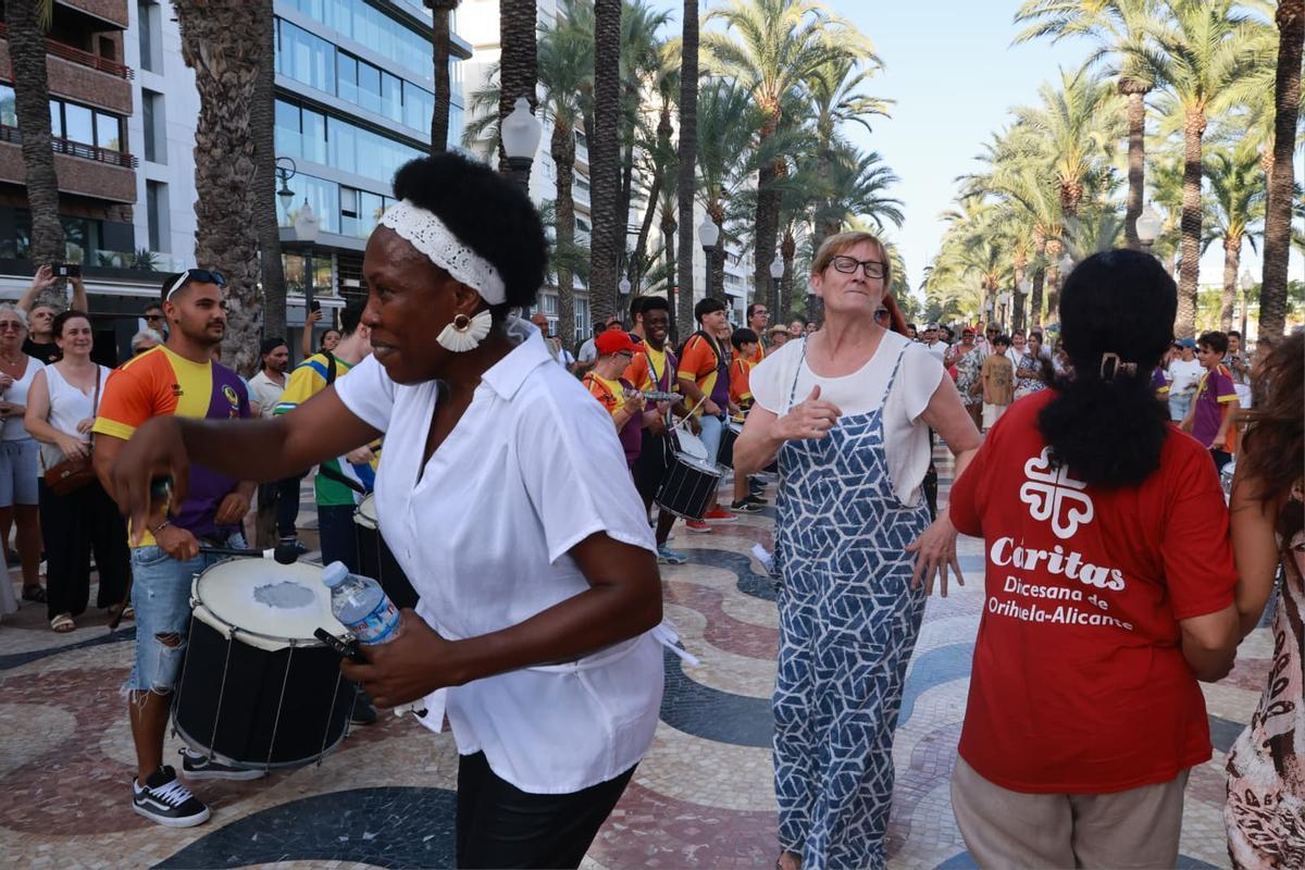 Cáritas Diocesana celebra en Alicante el final del proceso extraordinario de regularización con un encuentro intercultural abierto a la ciudadanía Cáritas Diocesana celebra en Alicante el final del proceso extraordinario de regularización con un encuentro intercultural abierto a la ciudadanía