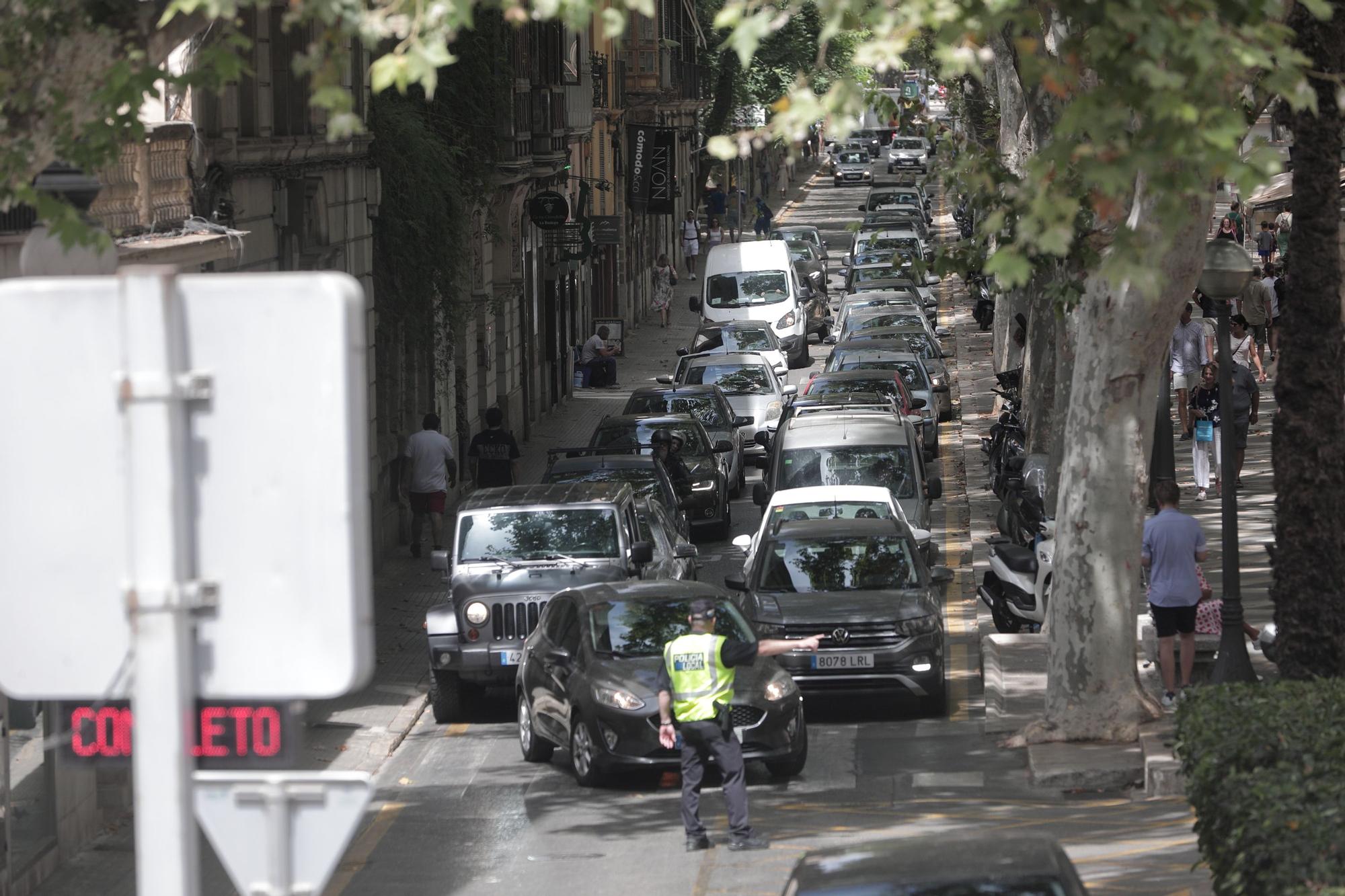 Las mejores fotos del colapso de turistas en el centro de Palma