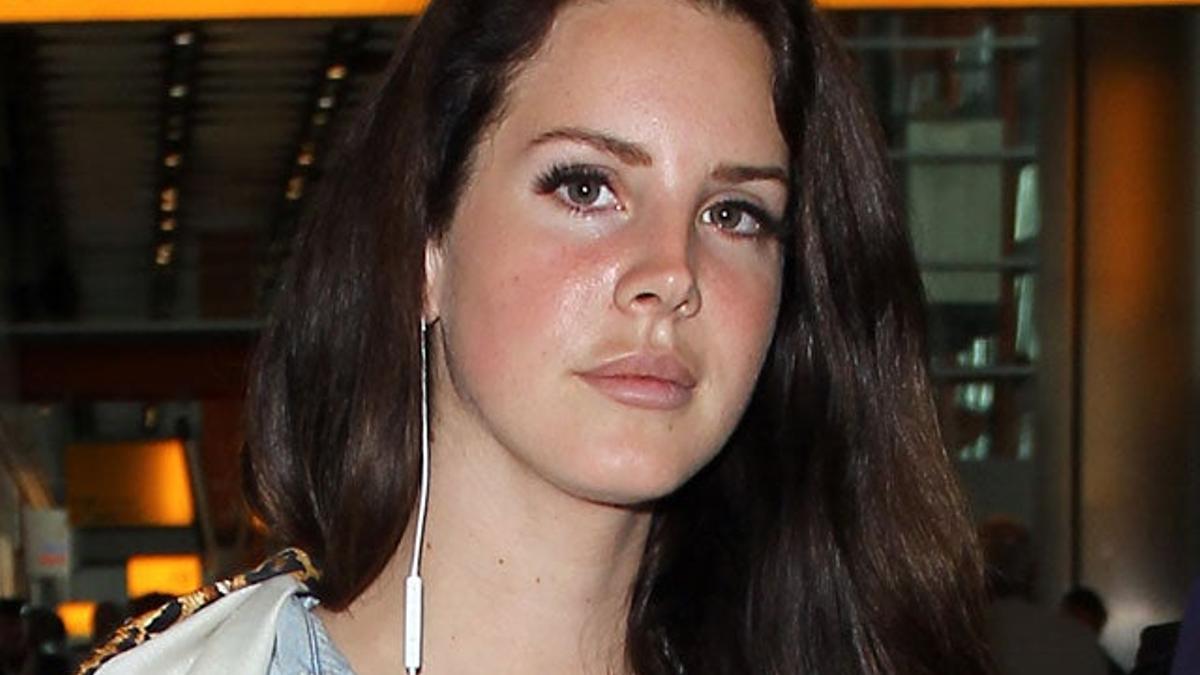 Lana del Rey suspende su gira europea