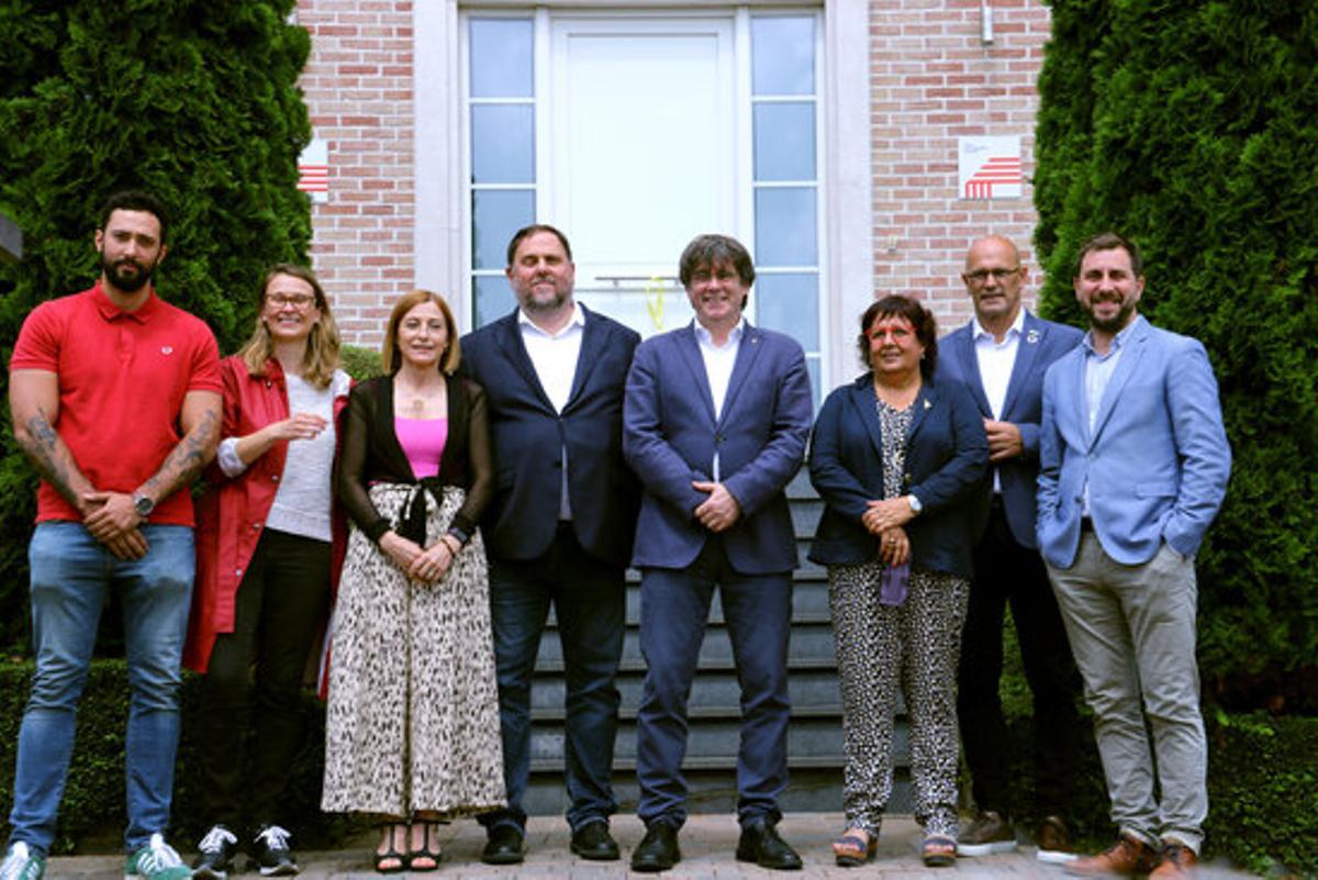 Oriol Junqueras, Carles Puigdemont, Carme Forcadell, Raül Romeva, Dolors Bassa, Meritxell Serret, Toni Comín i Valtònyc, a Waterloo.